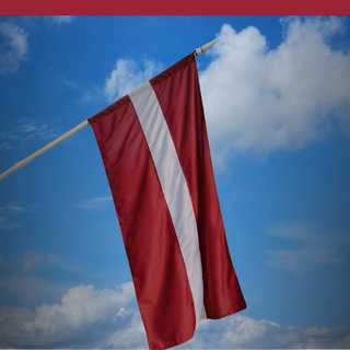 Latvijas karogi fasādei