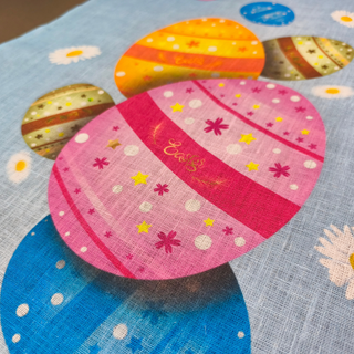 Lina dvielis - galda dekors | Raibās Lieldienu olas